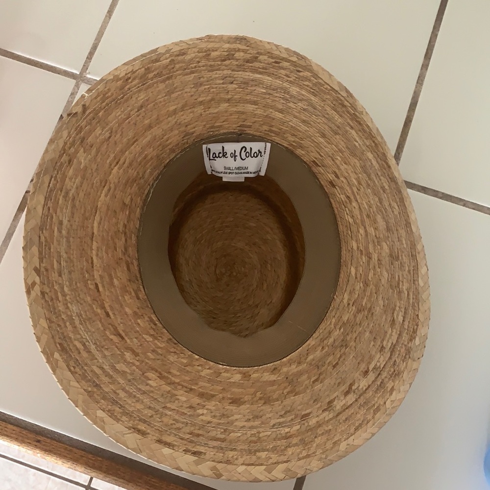 Lack of color sun hat
